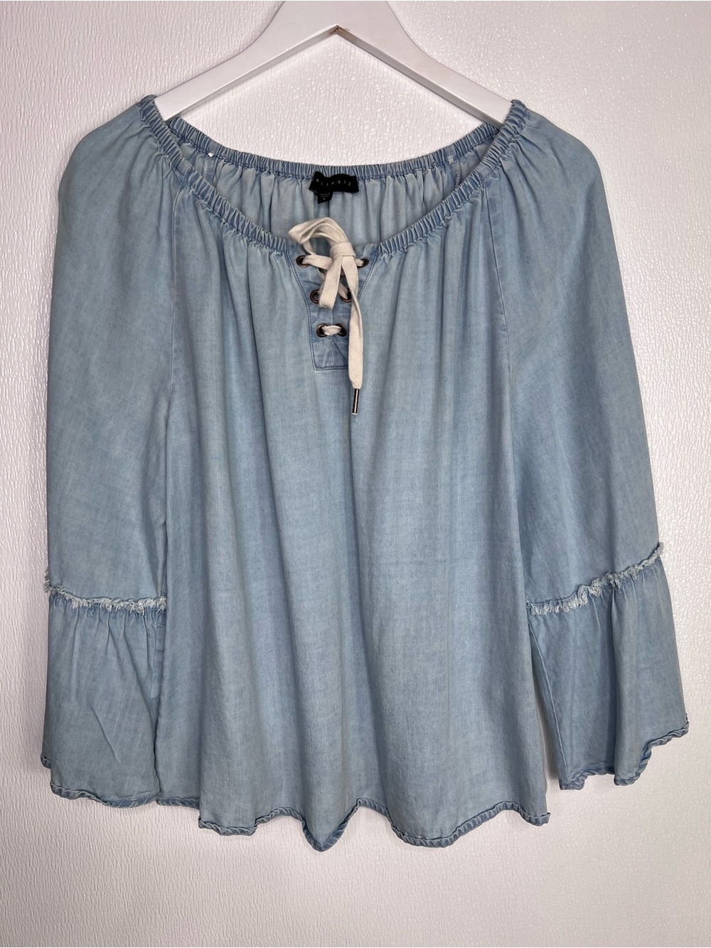 SANCTUARY Light Blue Chambray Lace Up Boho Peasant Top Size Large